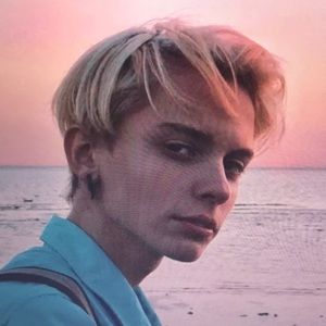 Meet your Posher, One